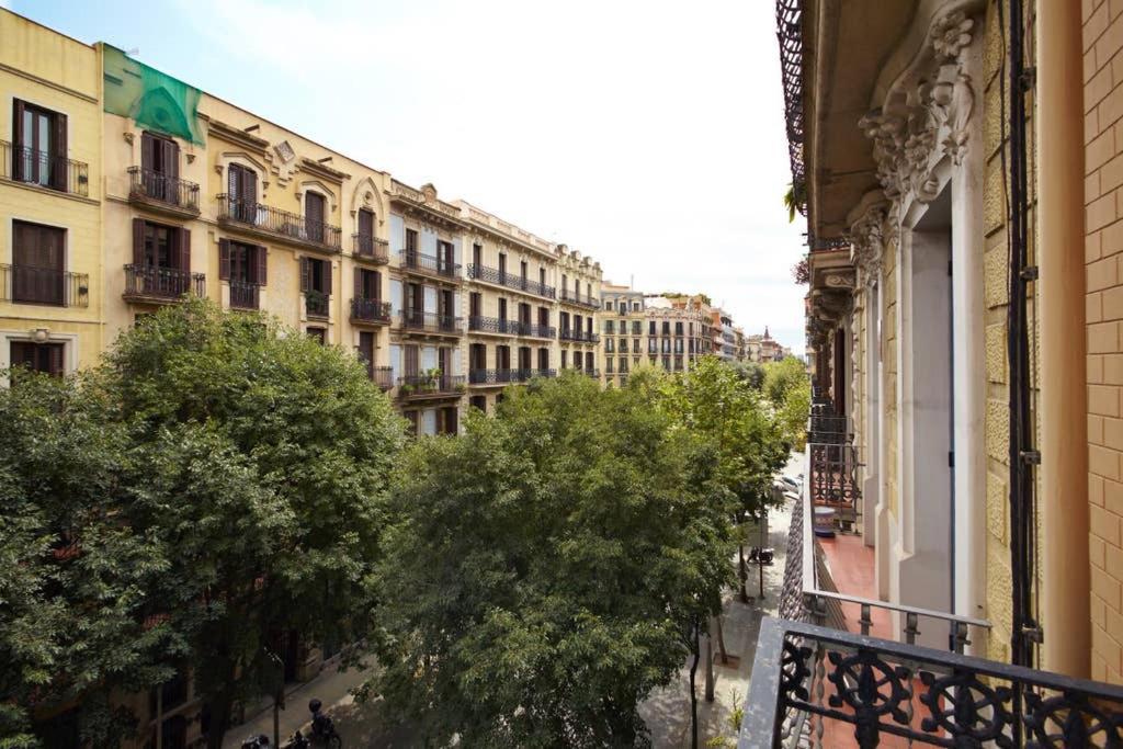 Beautiful Apartment In Eixample Барселона Экстерьер фото
